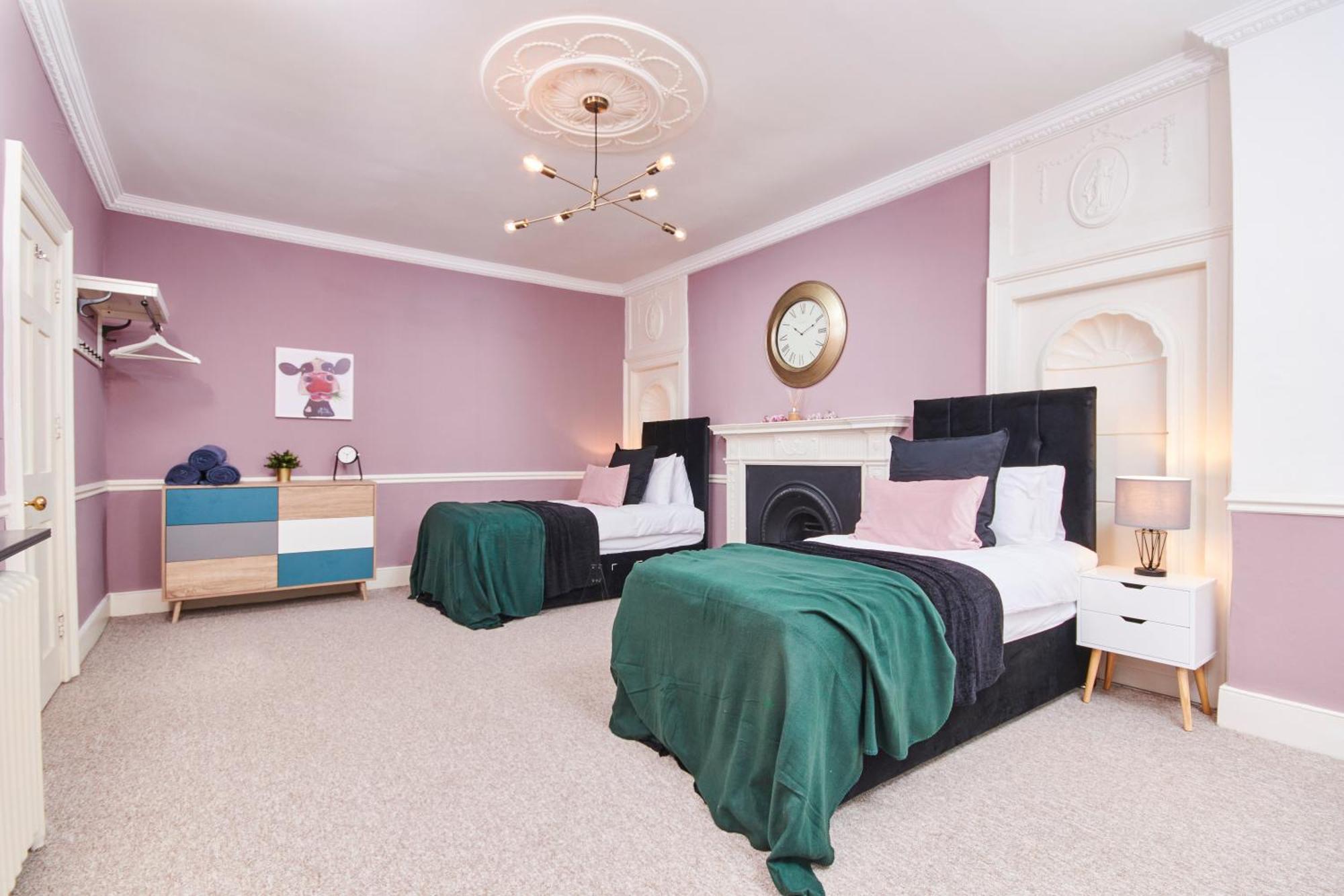 Beautiful 2Bedroom 4 Actual Beds House With Wifi By Purestay Bath Exterior photo