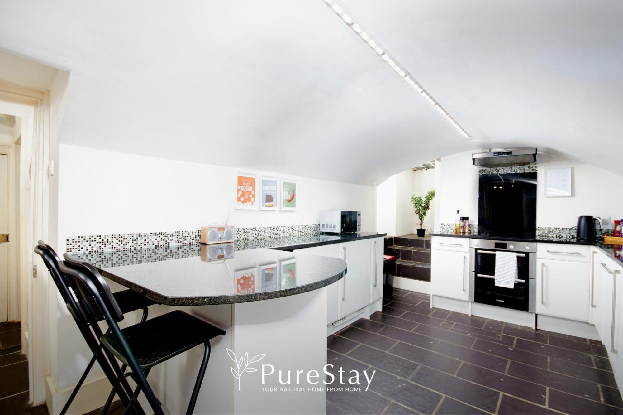 Beautiful 2Bedroom 4 Actual Beds House With Wifi By Purestay Bath Exterior photo